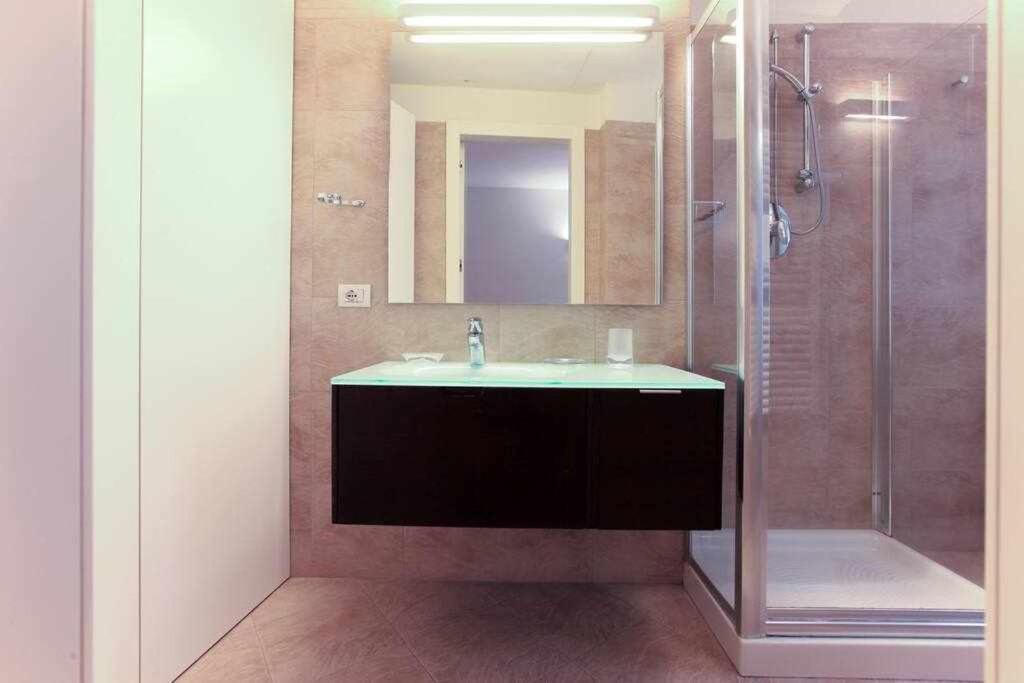 Brera Area Lovely Apt Close To Piazza Duomo ミラノ エクステリア 写真